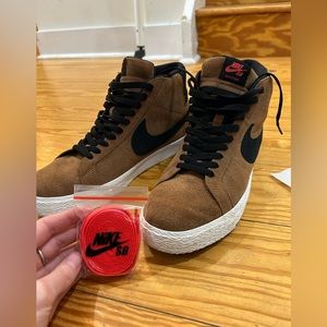 Nike Zoom SB Blazer Mid 11M